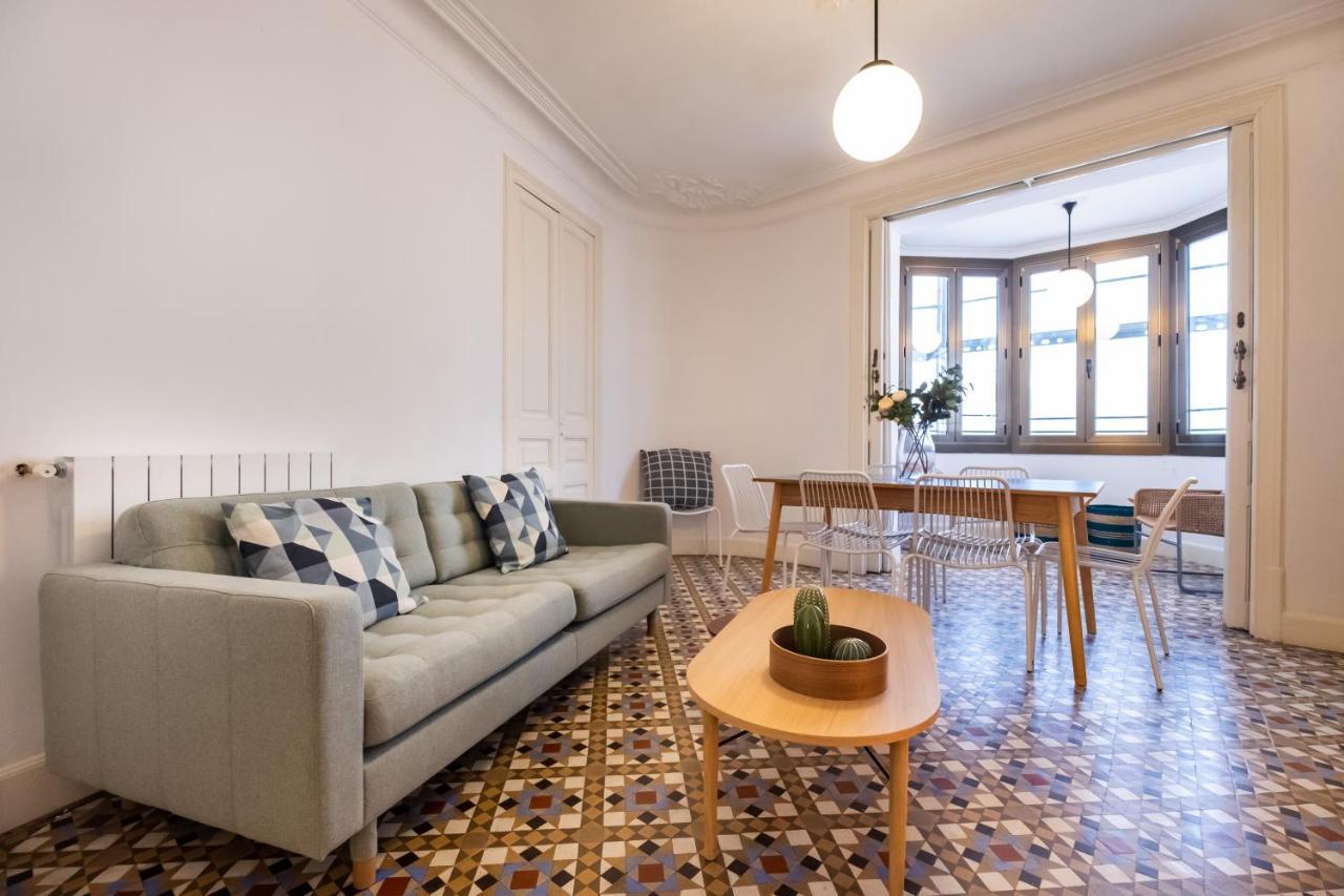 B42 - Modernist Apartment For Large Groups In Eixample Barcelona Exteriér fotografie